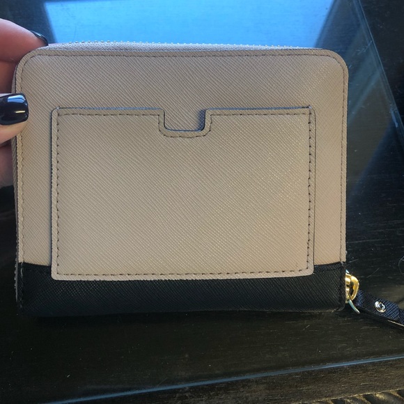 Kate Spade Purse - Picture 2 of 8